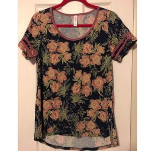 LuLaRoe Small Classic T